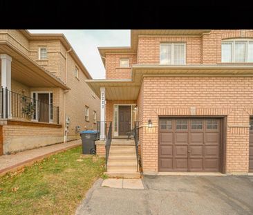 For Lease - 7223 Sedan Square, Mississauga, Ontario - Photo 2