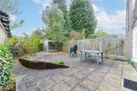 4 bedroom terraced house to rent - Photo 2