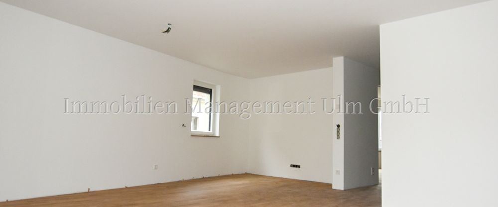 Wunderschöne 2-Zimmer-Wohnung mit Balkon und Tiefgaragenstellplatz! - Photo 1