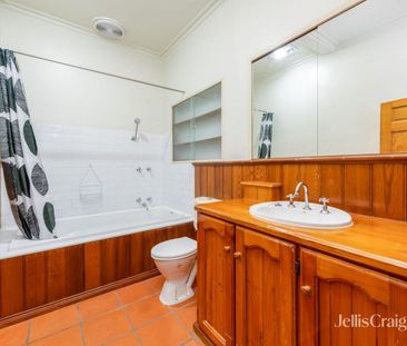 Two Bedroom House in Brunswick - Photo 4