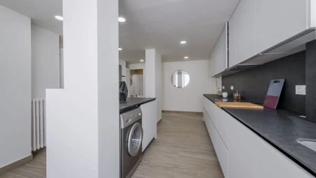 Room for rent located in Madrid - Photo 2