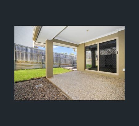 35 Lakes Entrance Drive, Springfield Lakes, Qld 4300 - Photo 5