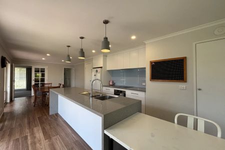 Comfort, Space & Prime Location - Photo 5