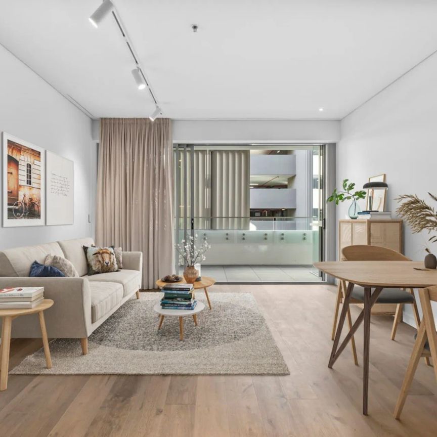 106/26 Whistler Street, - Photo 1