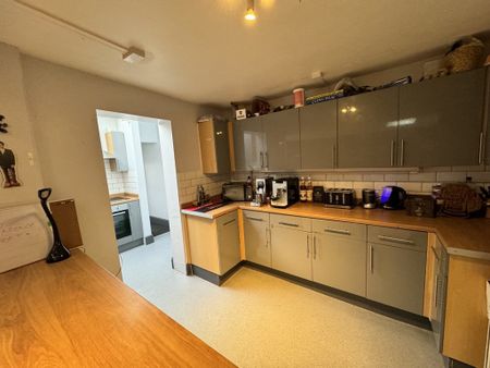 Clarence Street, Haxby Road - P10836 - Photo 2