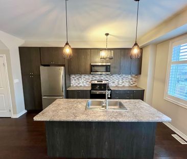 For Lease - 7 Pinot Crescent, Hamilton, Ontario - Photo 1