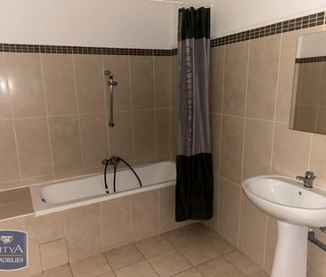 Location Appartement 2 pièces 64m² CARPENTRAS 84200 - Photo 3