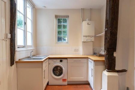 Saffron Walden, Essex - Photo 5