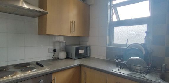 The Avenue - Photo 2