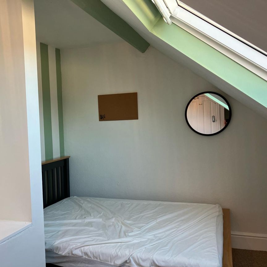 *January let* 5 bedroom house - Photo 1