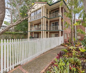 Beautifully updated apartment with 2 spacious bedrooms - Photo 4