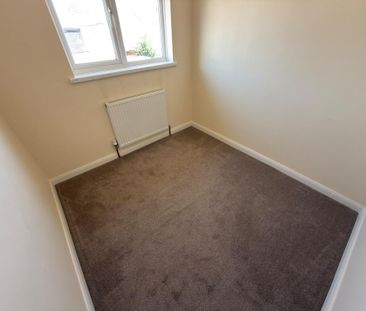 3 bedroom property to rent - Photo 2