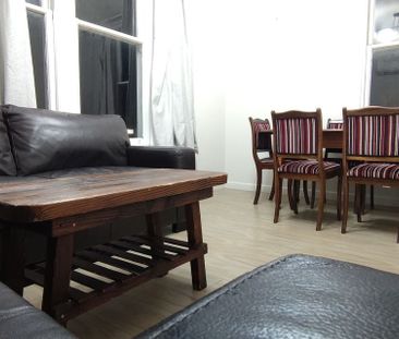 European Luxury with Best City Views in Newtown - Photo 6