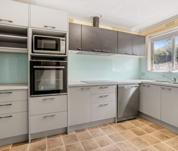 Cosy Unit in a Fantastic Location - Photo 3