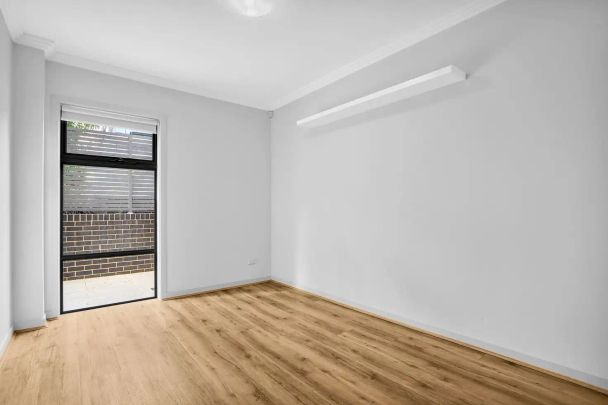 “LUXURIOUS GROUND FLOOR UNIT” - Photo 1