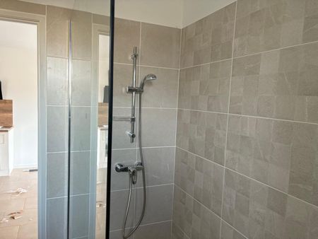 Location Appartement 3 pièces 50m² POURRIERES 83910 - Photo 2