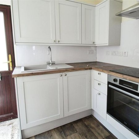 6 bedroom terraced house to rent - Photo 4