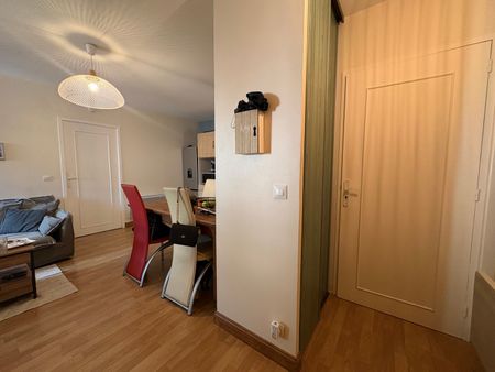 Location Appartement 2 pièces 43m² - Photo 3