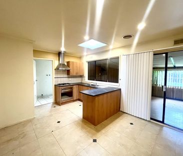 Three Bedroom Family Home In Hoppers Crossing - Photo 6