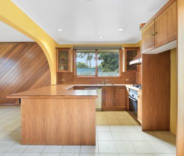 Leaf the Hustle Behind - A Home Amongst the Gum Trees! - Photo 4