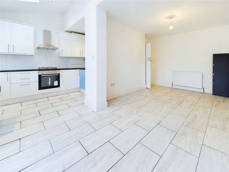 River Way, Twickenham, TW2 - Photo 3