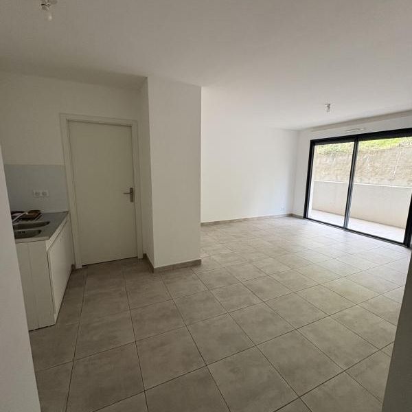 SANS FRAIS D AGENCE-T2 CLIMATISE-BALCON 17M2 663.89 - Photo 1