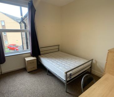 Feversham Crescent, Wigginton Road - P11035 - Photo 1