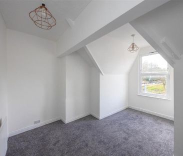 4 bedroom terraced house to rent - Photo 2