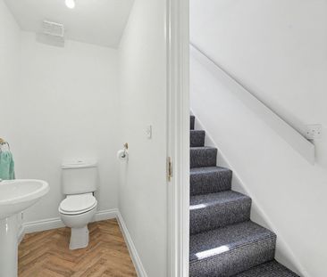 4 bedroom house to rent Snowshill Close, Daventry, Northamptonshire... - Photo 6