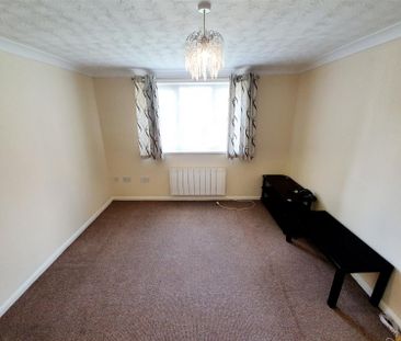 1 Bedroom Flat to Rent in Oliver Close, Rushden, Northants, NN10 - Photo 1