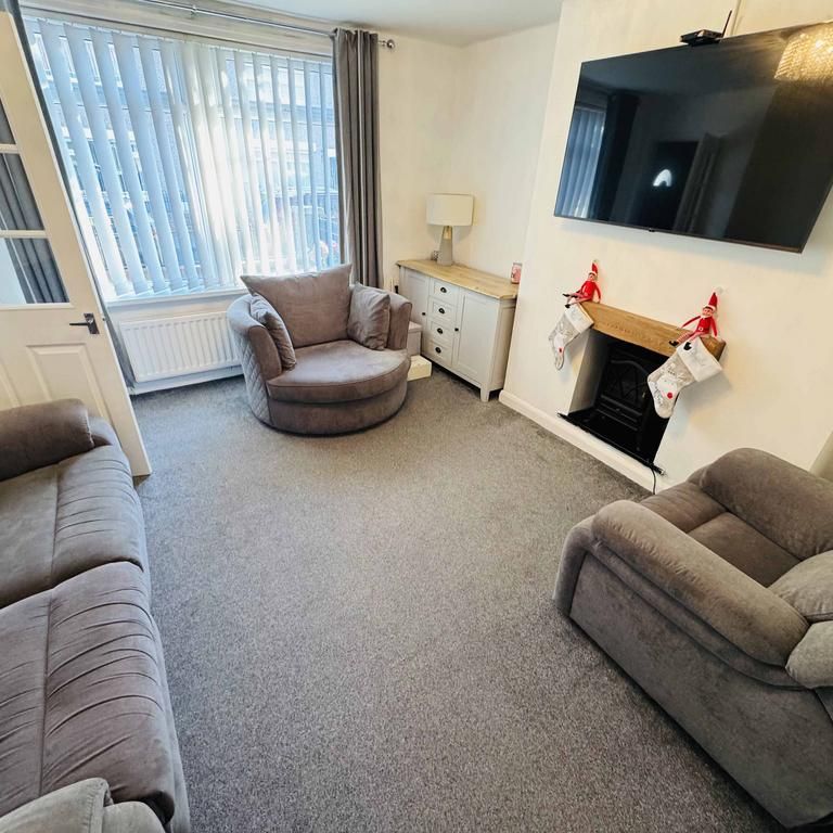 3 bedroom terraced house to rent - Photo 1