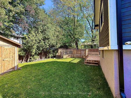 For Lease - 1319 Oxford Avenue, Oakville, Ontario - Photo 2