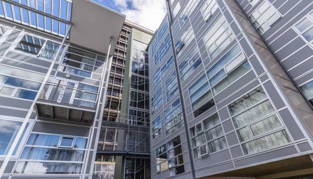 St Pauls Apts - Photo 1