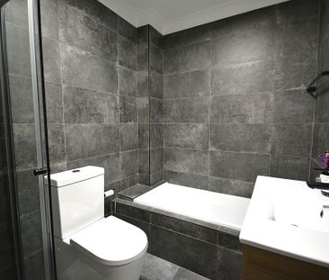 3 bedroom beauty!!!!!! - Photo 2