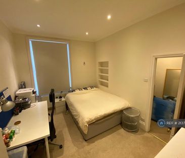 3 bedroom flat to rent - Photo 5
