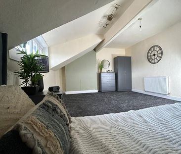 Room in a Shared House, Ash Grove, M14 - Photo 2