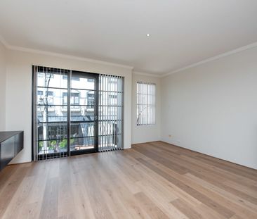 SPACIOUS INNER CITY APARTMENT! - Photo 3