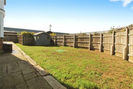 4 bedroom detached house to rent - Photo 5