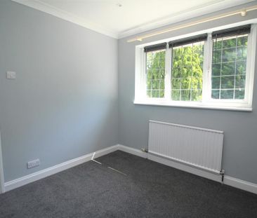 4 bedroom end of terrace house to rent - Photo 6