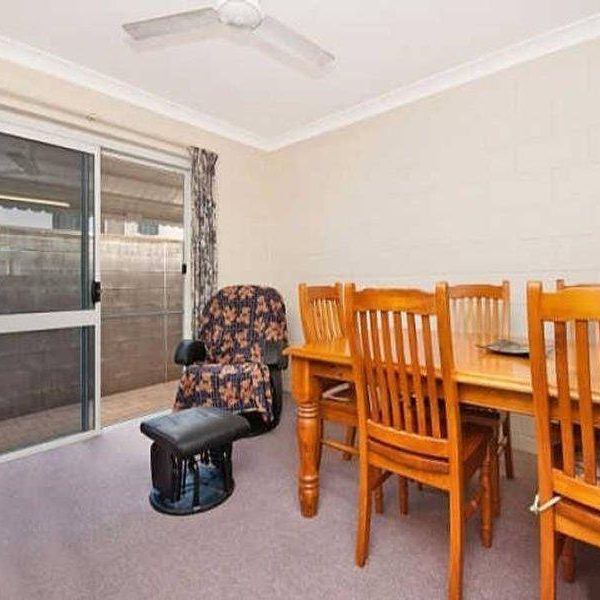 QUIET COMPLEX - CENTRAL LOCATION - Photo 1