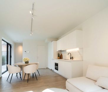 Duplex met terras in totaal renovatieproject te Zurenborg - Photo 2