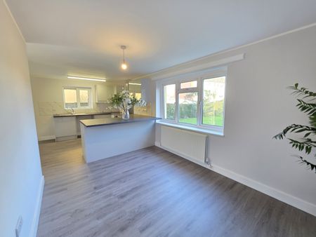 Three bed semi detached - Photo 5