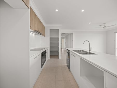 26 Alpine Cct, Redbank Plains QLD 4301 - House For Rent | Domain - Photo 4