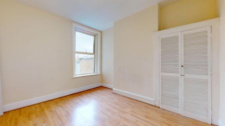 Lea Bridge Road, London, E10 - Photo 3