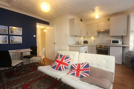 1 bedroom flat to rent - Photo 2