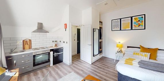 1 bedroom in a house share to rent - Photo 2