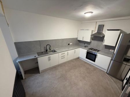 3 bedroom flat to rent - Photo 2