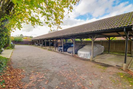 Windmill Platt, Handcross, RH17 - Photo 2