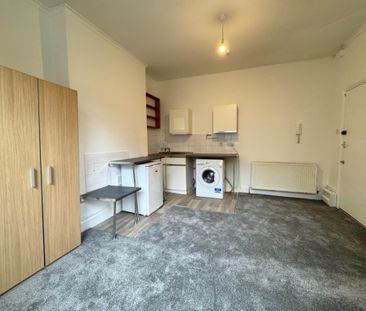 Studio to rent - Photo 3