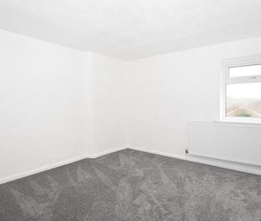 2 bedroom Flat To Let - Photo 6